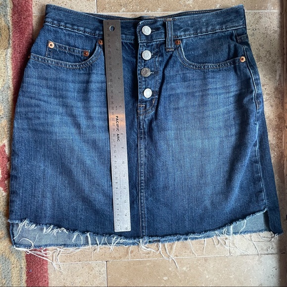 Frayed denim skirt - Picture 2 of 4